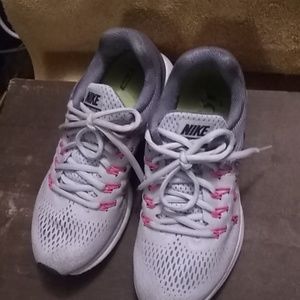 Nike girls tennis shoes